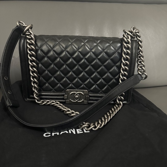Chanel Boy bag - Picture 2 of 3